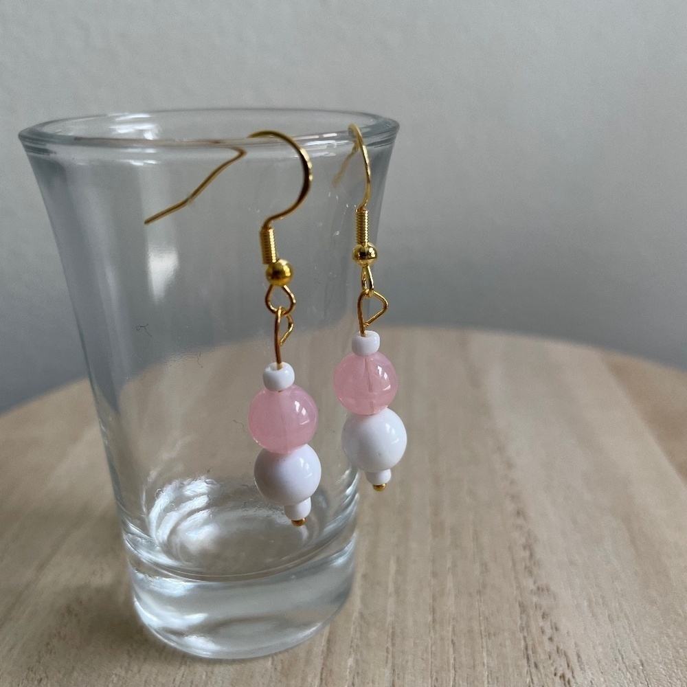 Powdery Pink‎ Beaded Earrings